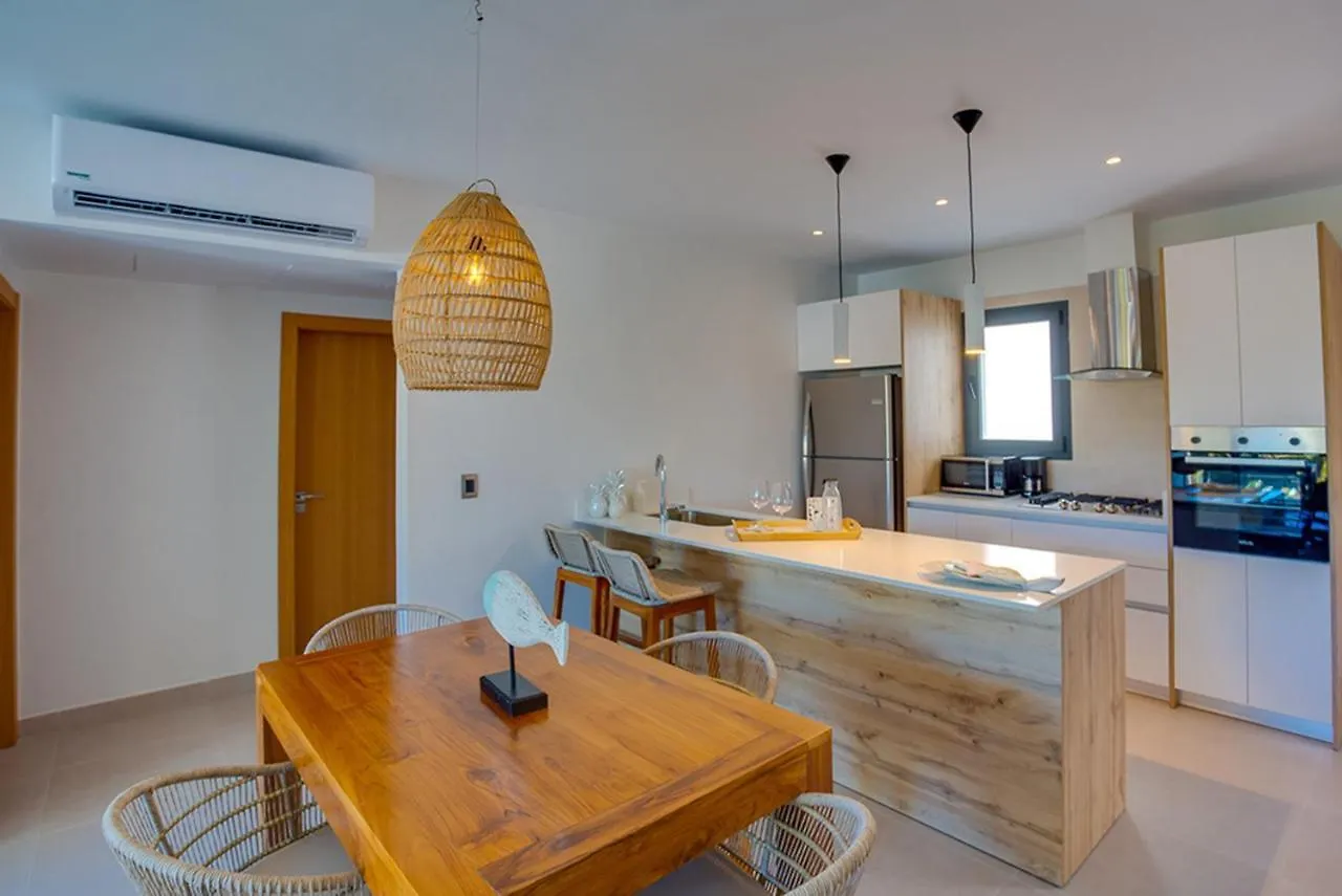 Super Spacious Condo With Private Picuzzi بونتا كانا شقة
