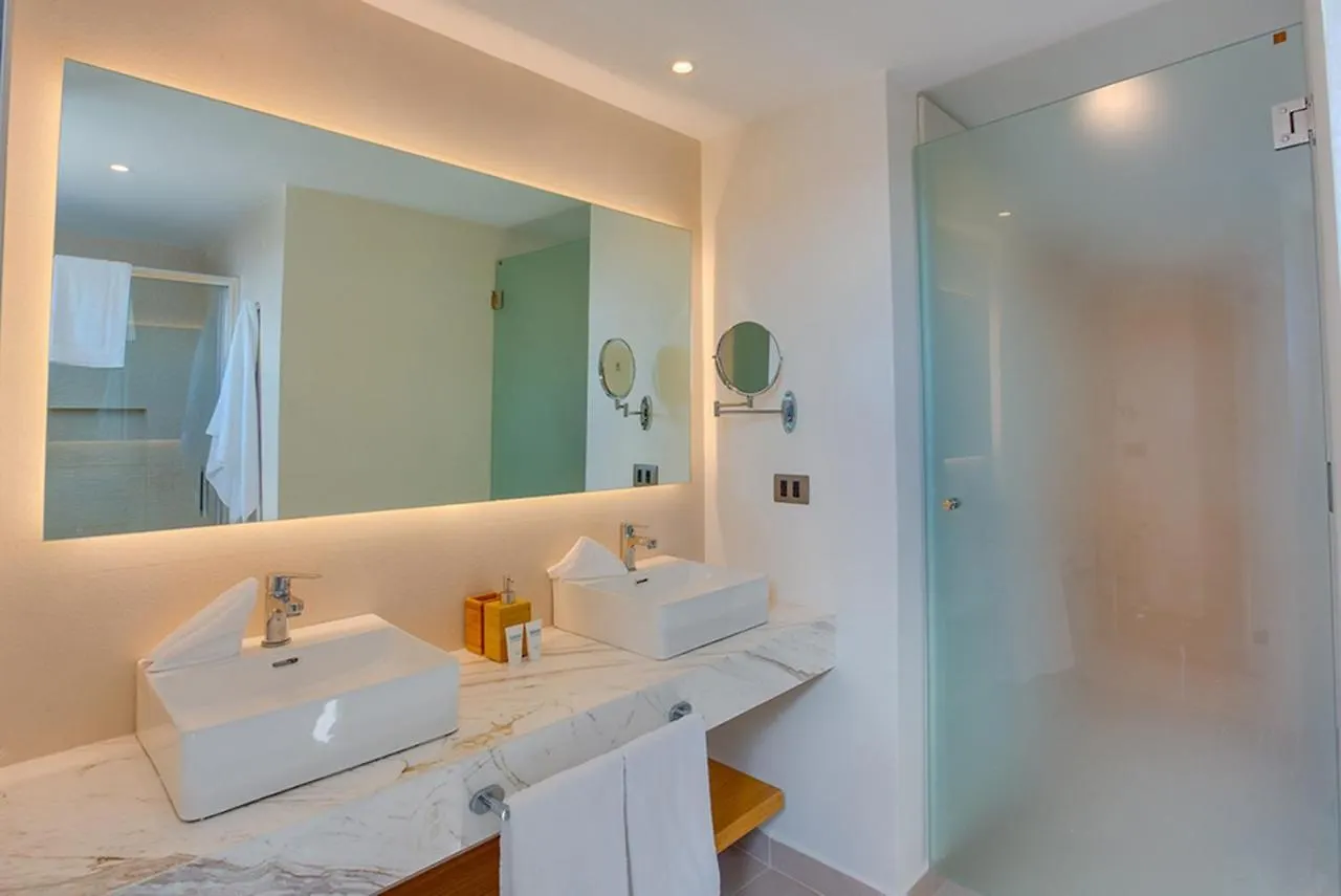 Super Spacious Condo With Private Picuzzi بونتا كانا